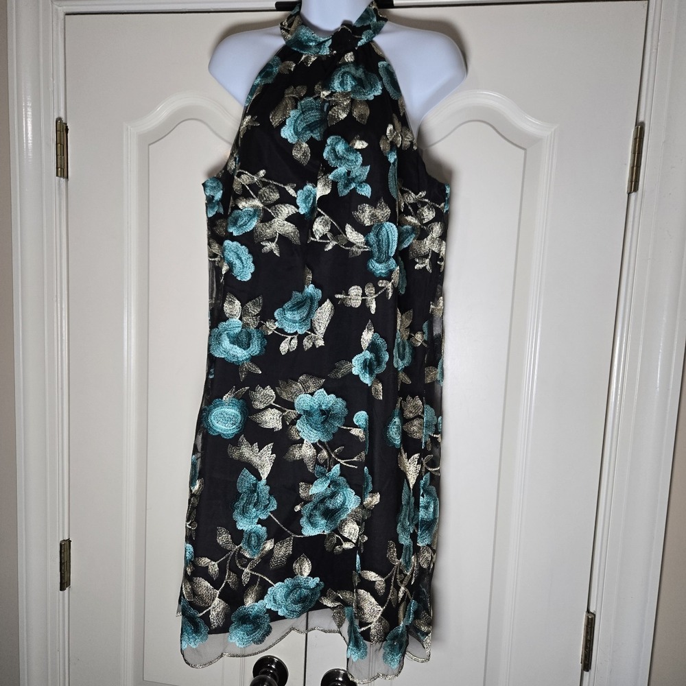NWT Trina Turk Dress Cian Floral Embroidered Scalloped Edge‎ Lined Sheath Size 6